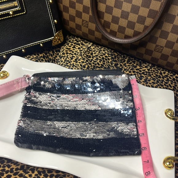 Sequin Makeup Bag - Picture 7 of 7